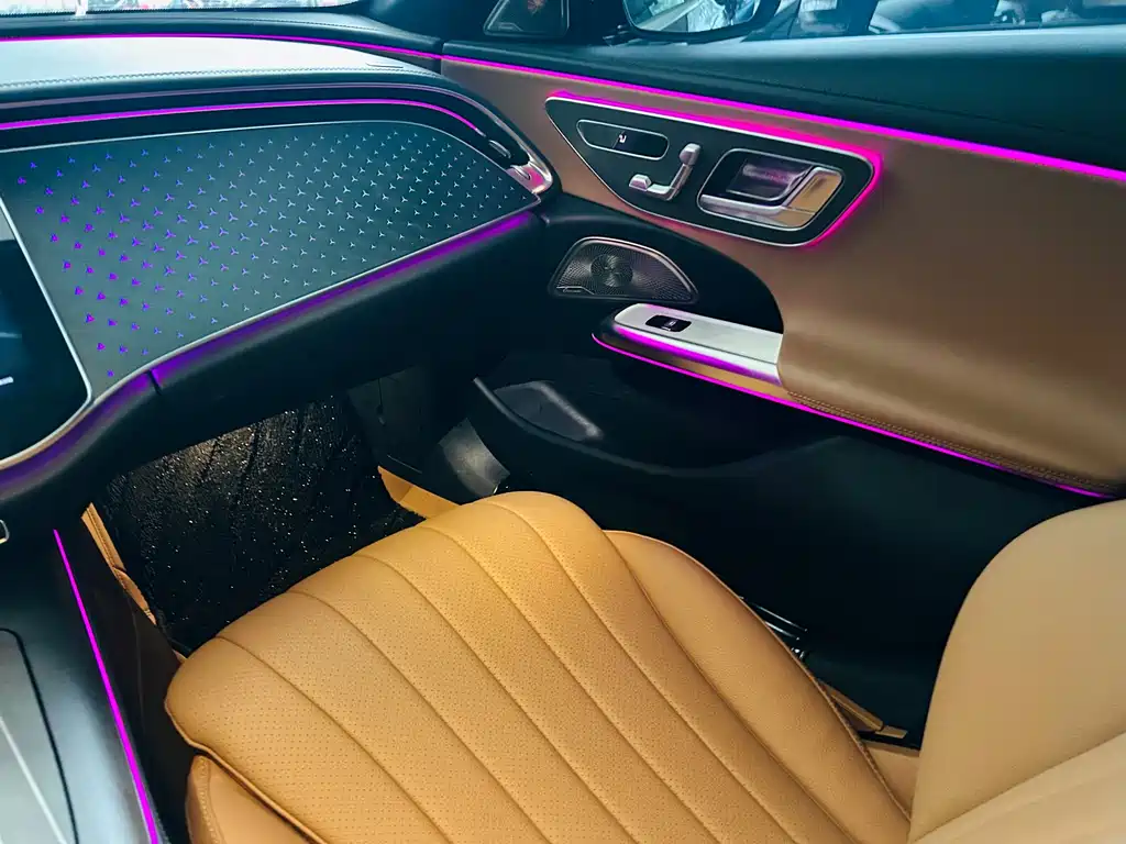 Mercedes-Benz E-Class 2025 — фото 12