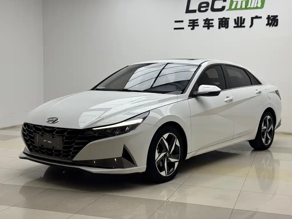 Hyundai Elantra 2022