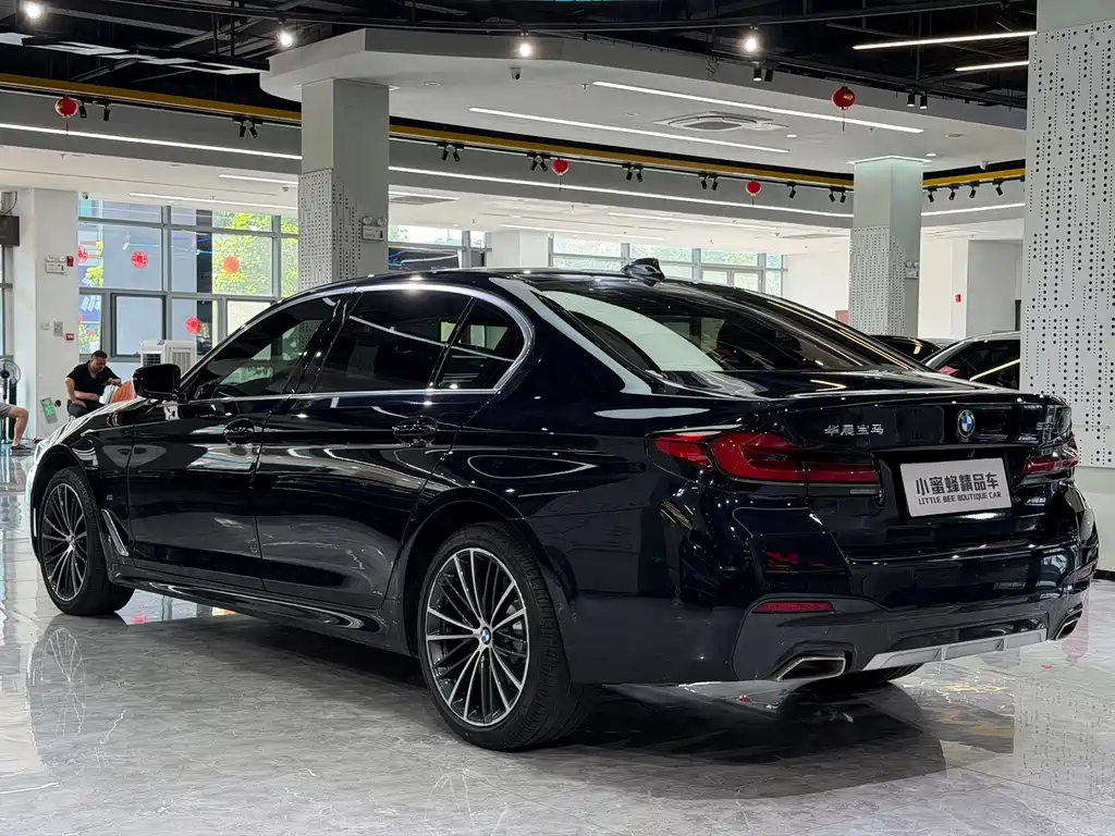 BMW 5 Series 2023 — фото 14