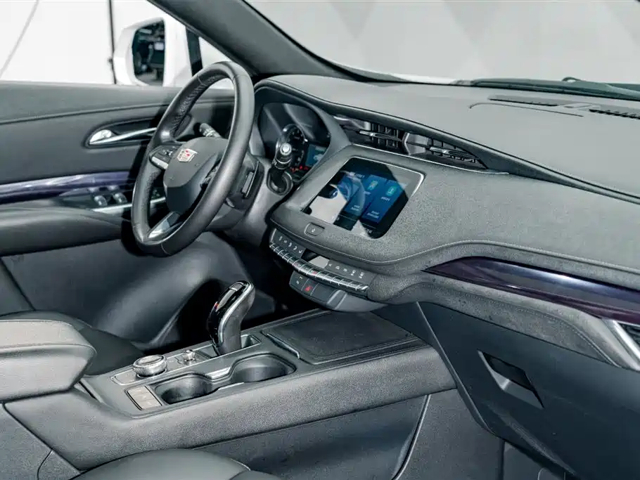 Cadillac XT4 2020 — фото 17