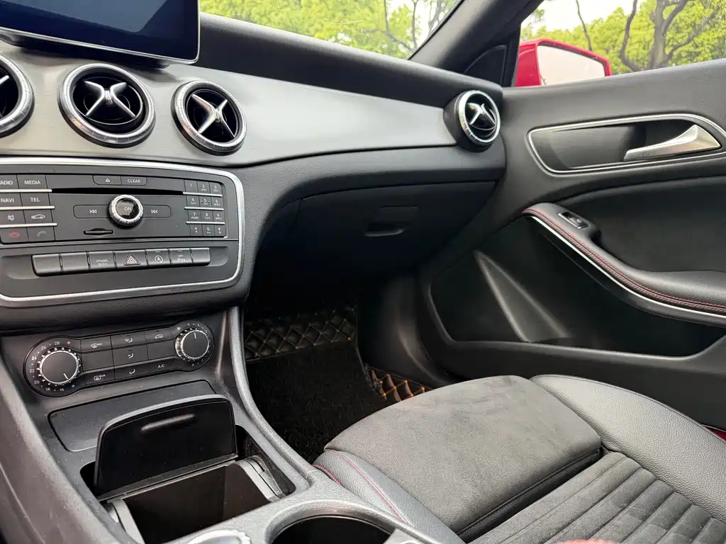 Mercedes-Benz CLA 2017 — фото 15