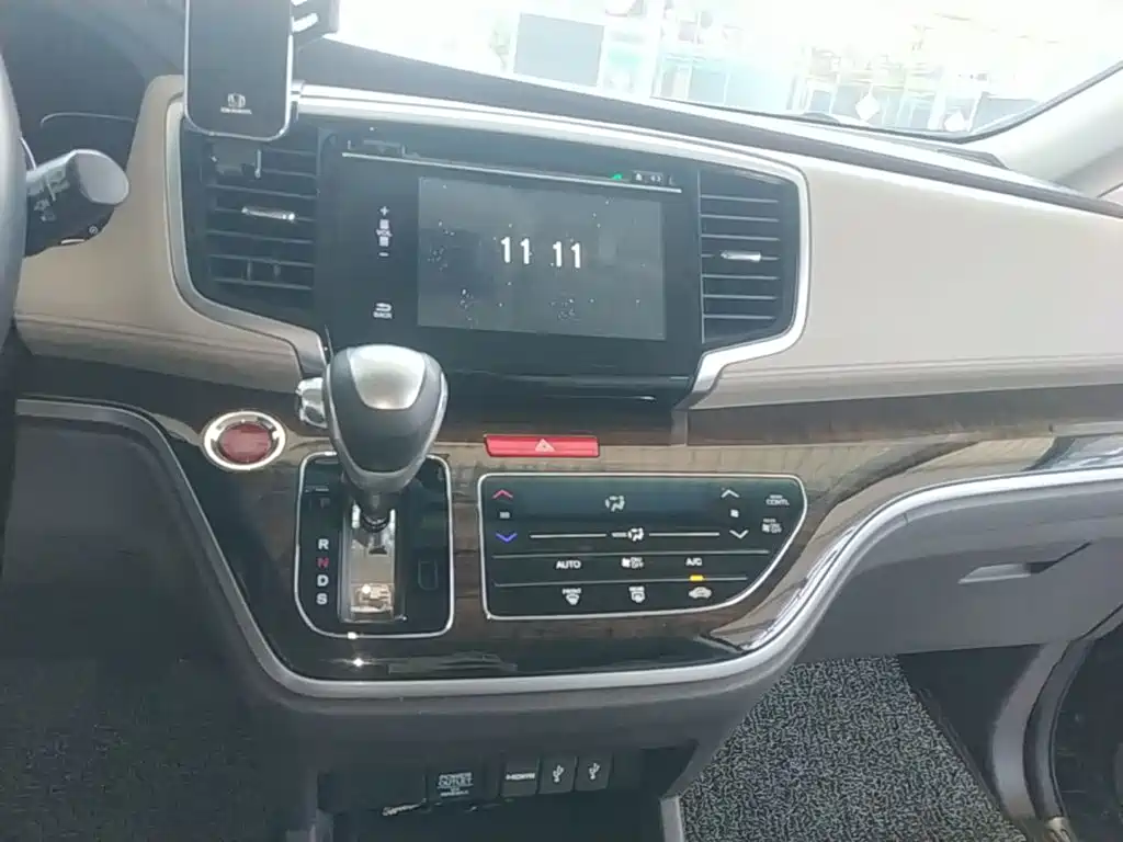 Honda Odyssey 2016 — фото 13