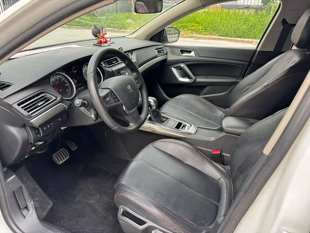 Peugeot 408 2016