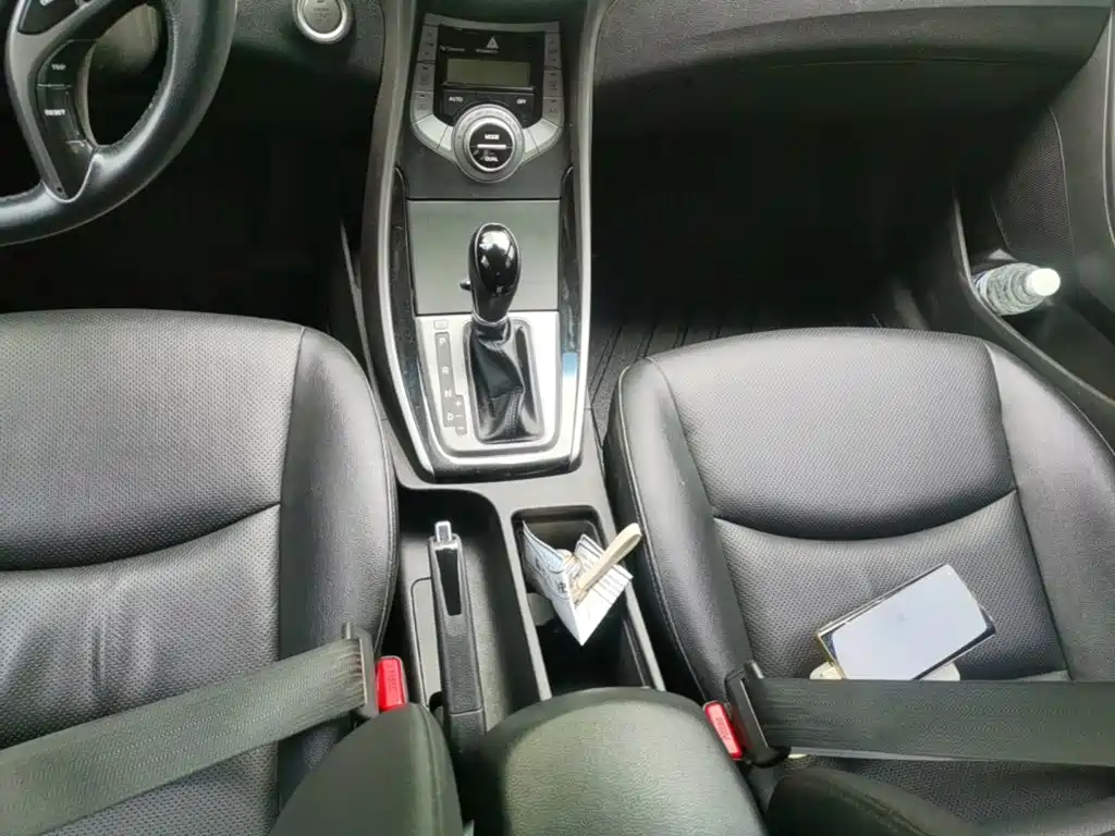 Hyundai Elantra Langdong 2015 — фото 14