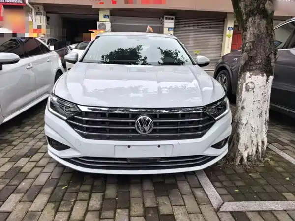 Volkswagen Sagitar 2019