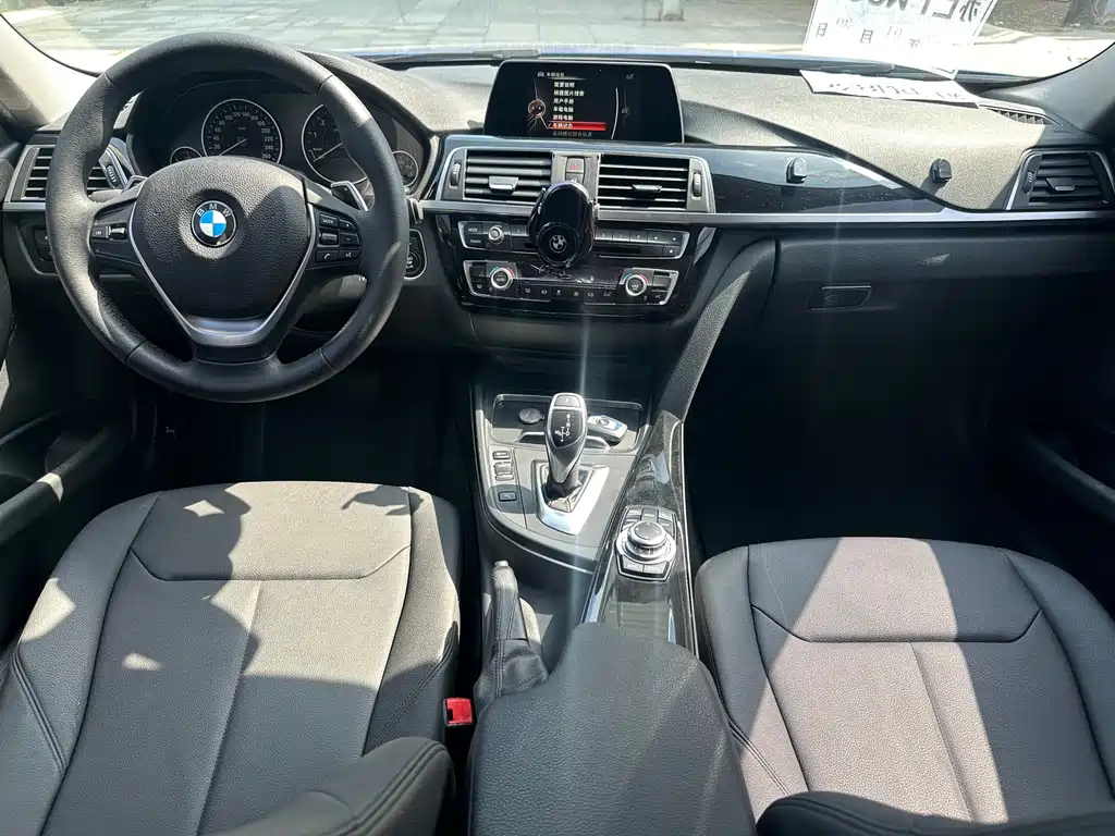 BMW 3 Series 2016 — фото 10
