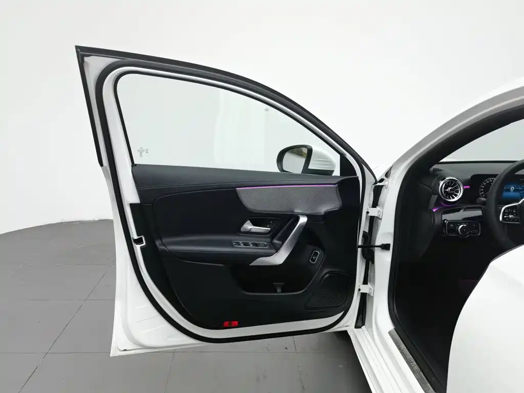 Mercedes-Benz A-Class 2021 — фото 8
