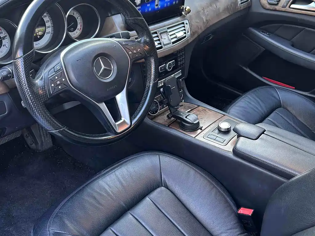 Mercedes-Benz CLS 2015 — фото 9