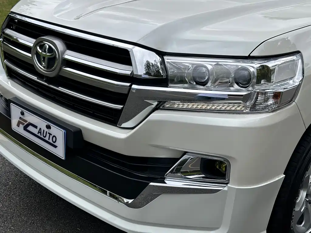 Toyota Land Cruiser 2018 — фото 24
