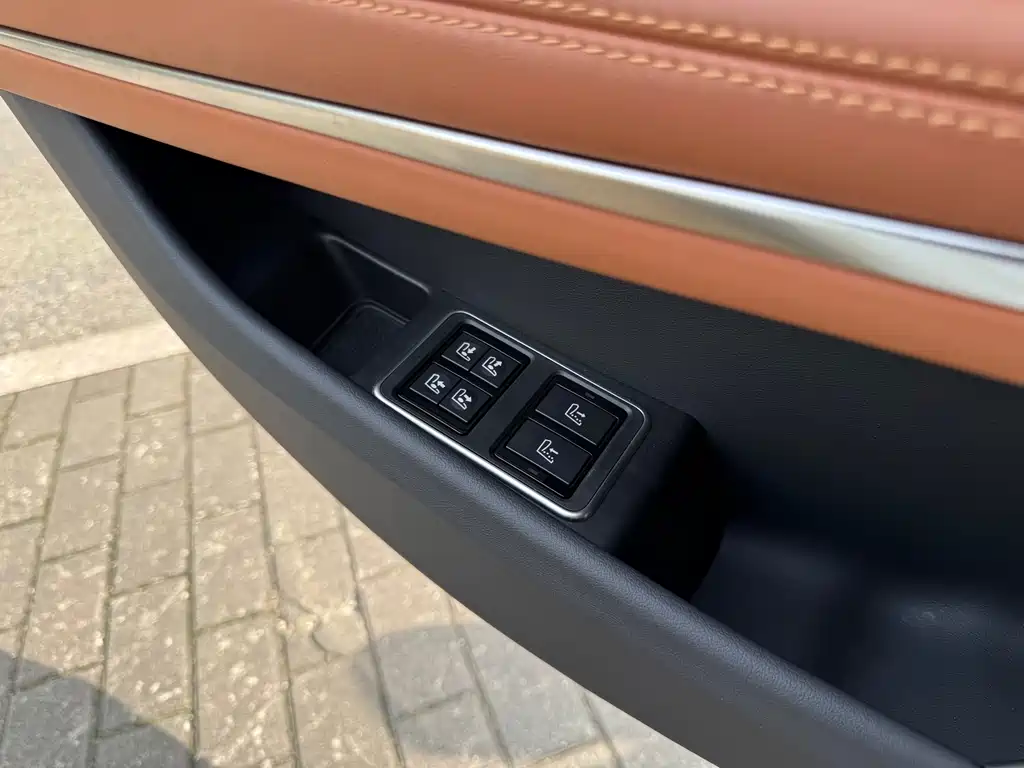 Jaguar XFL 2024 — фото 16