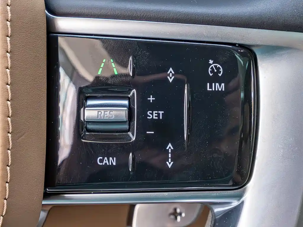Land Rover Range Rover 2025 — фото 24