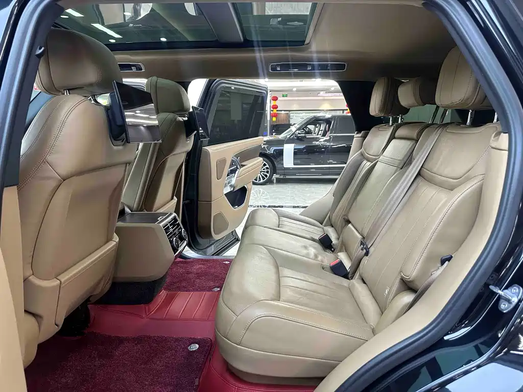 Land Rover Range Rover 2023 — фото 12