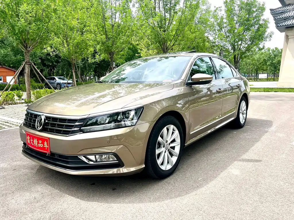 Volkswagen Passat 2018 — фото 1