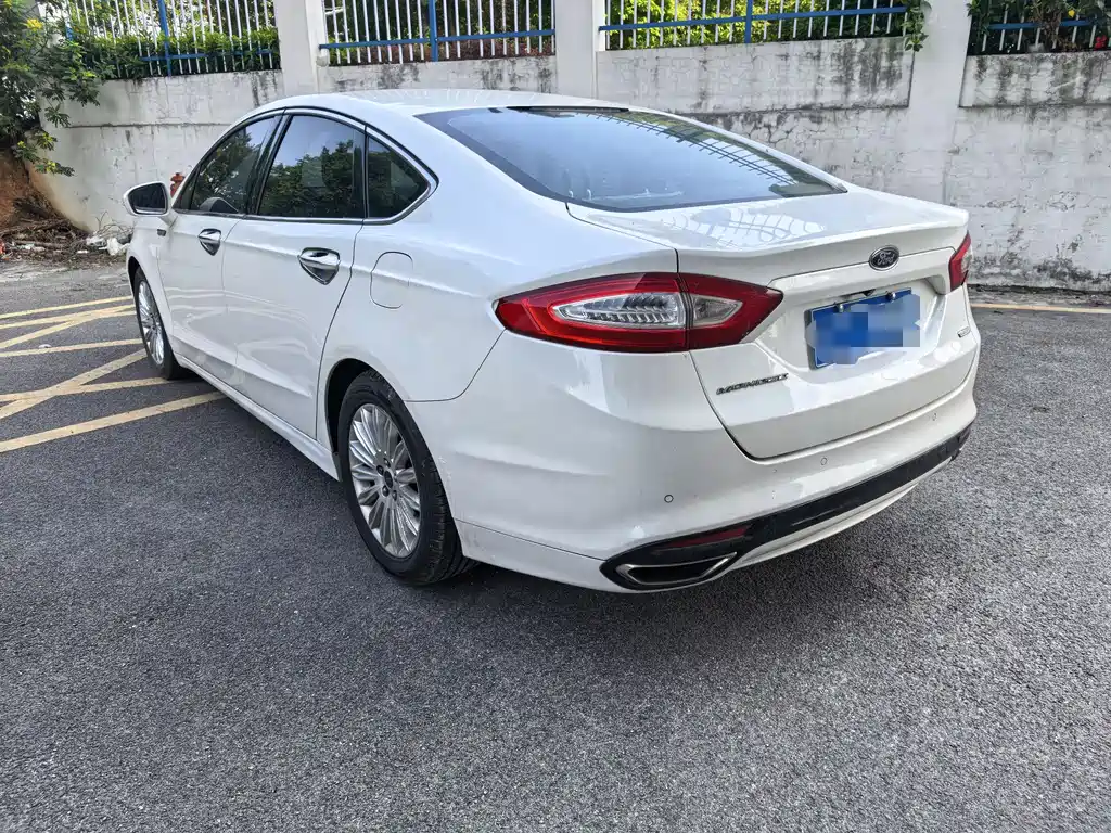 Ford Mondeo 2014 — фото 14