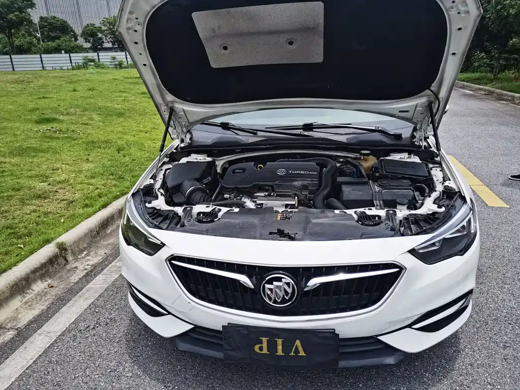 Buick Regal 2018 — фото 16