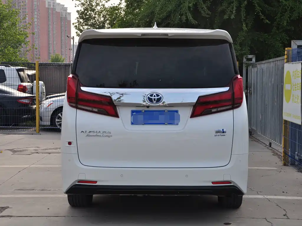 Toyota Alphard 2022 — фото 4