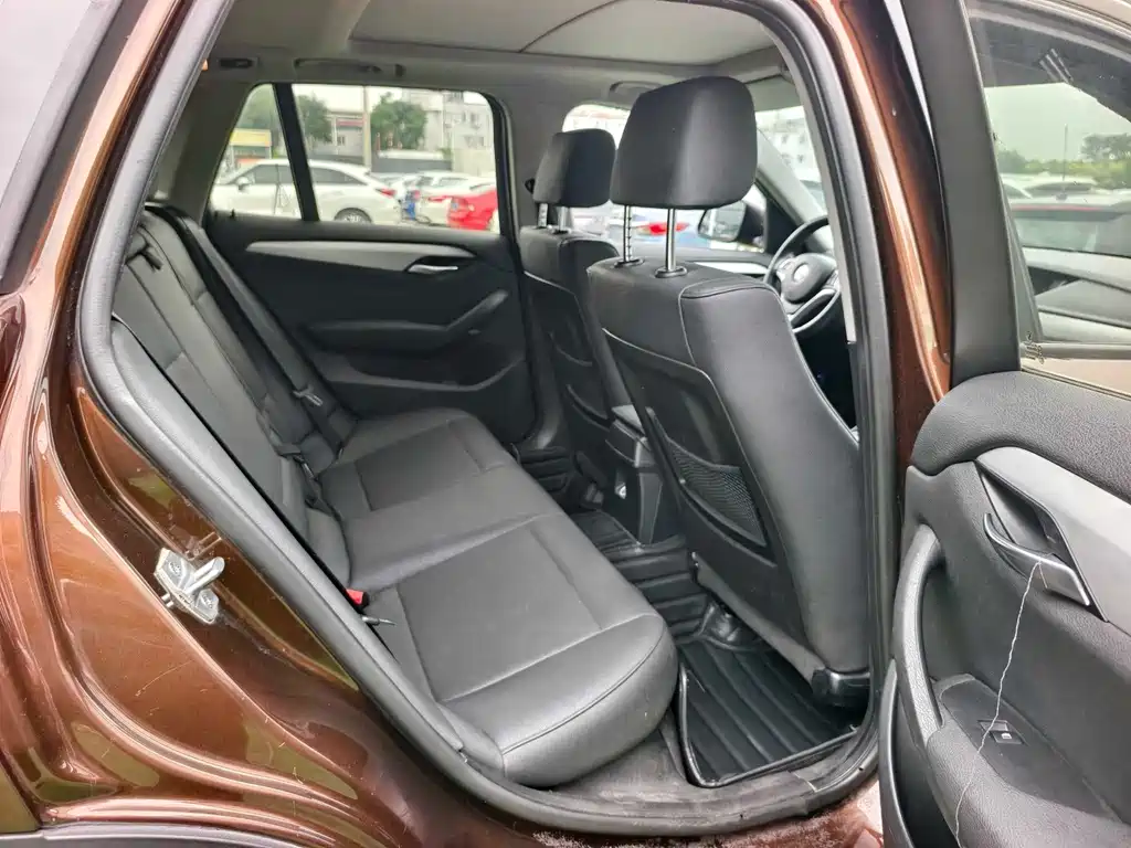 BMW X1 2014 — фото 16