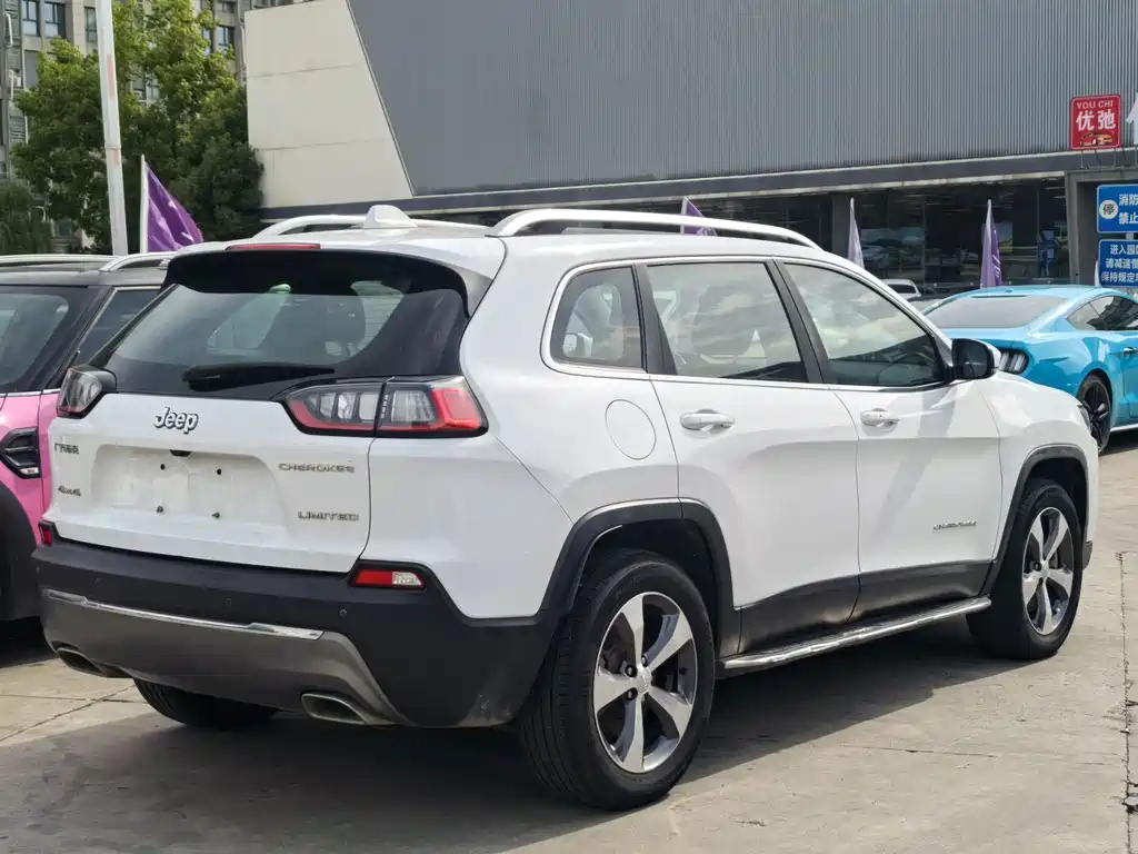 Jeep Cherokee 2020 — фото 3