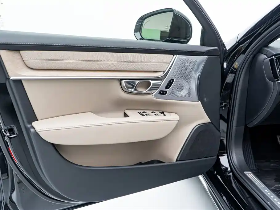 Volvo S90 PHEV 2025 — фото 16