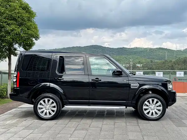 Land Rover Discovery 2015