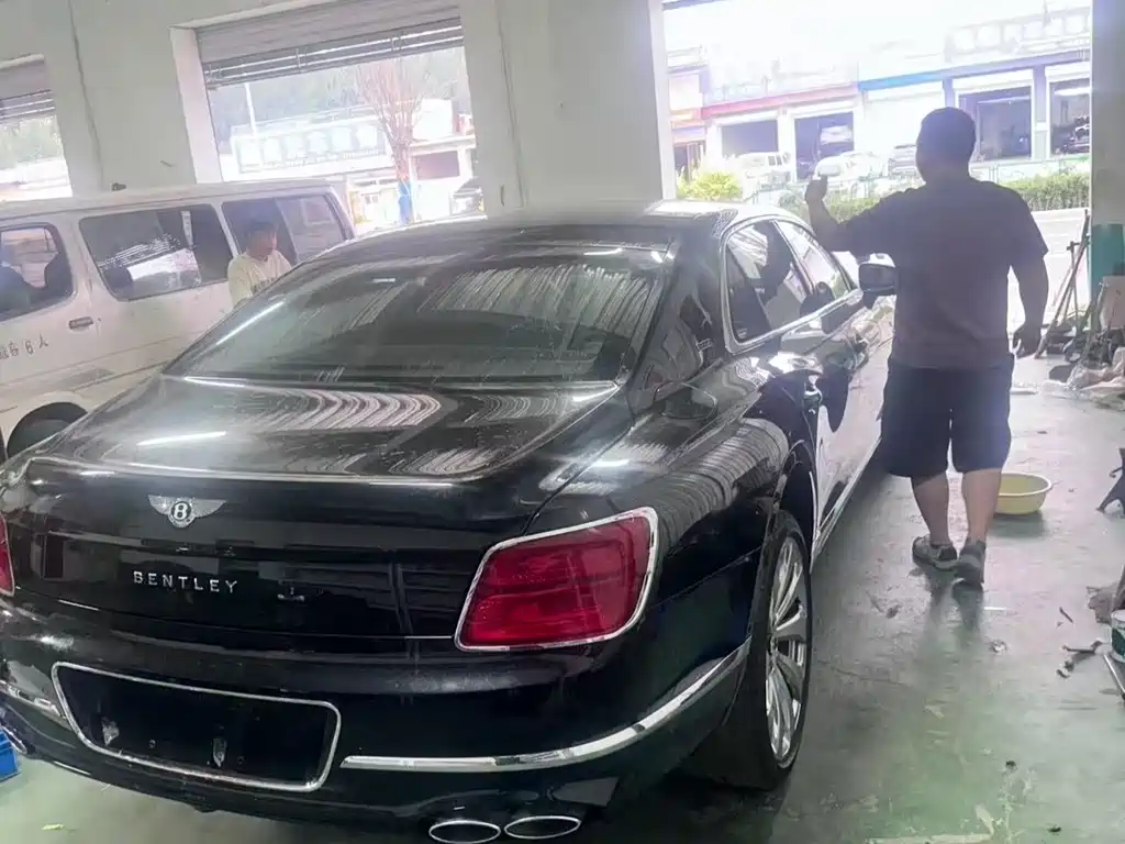 Bentley Flying Spur 2026