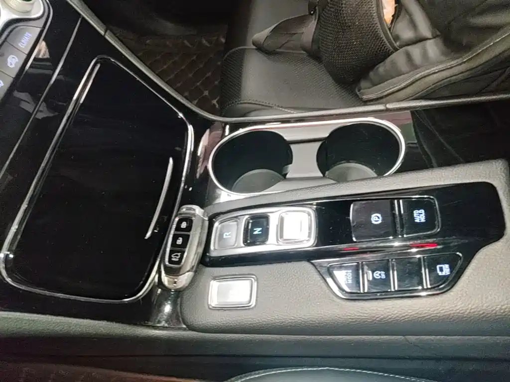 Hyundai Santa Fe 2019 — фото 14