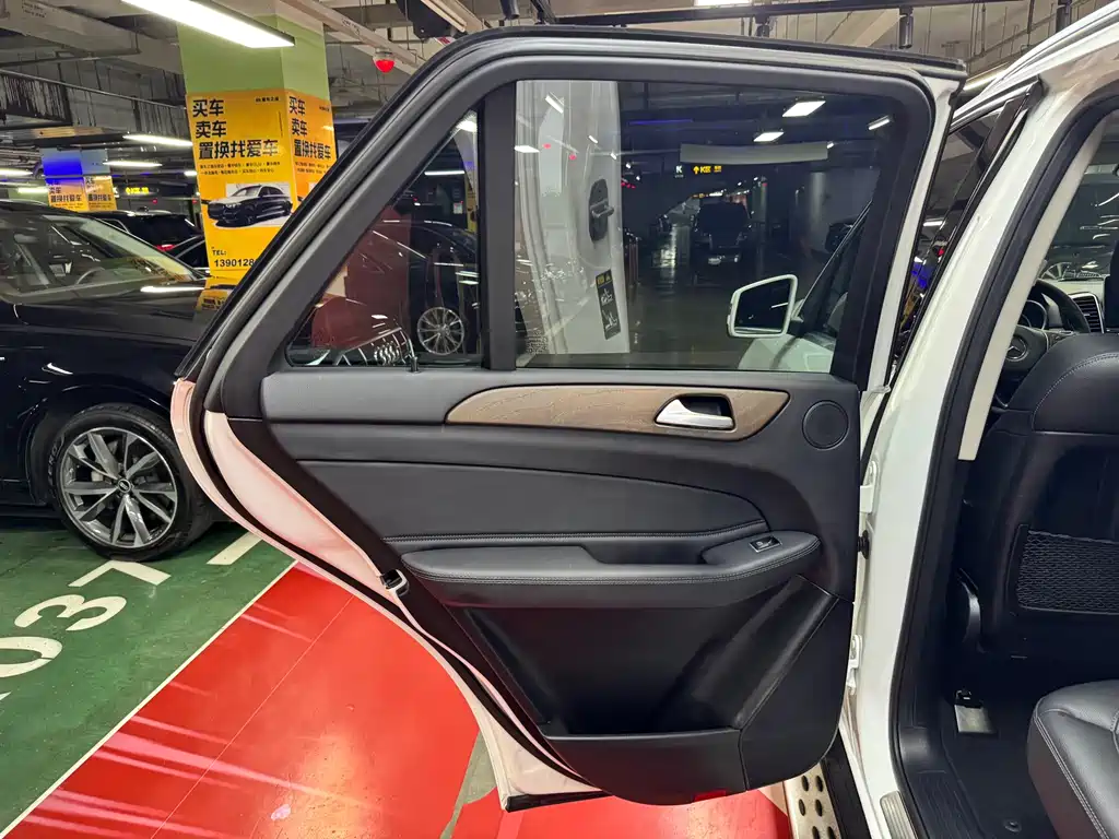 Mercedes-Benz GLE 2017 — фото 26