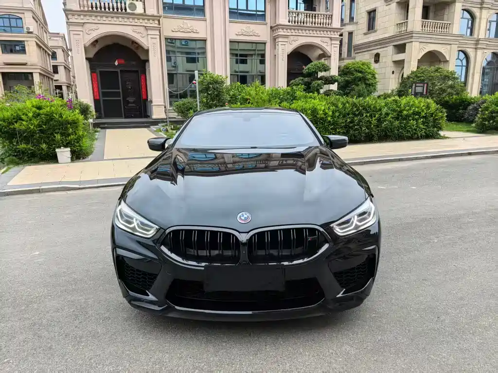 BMW M8 2023 — фото 2