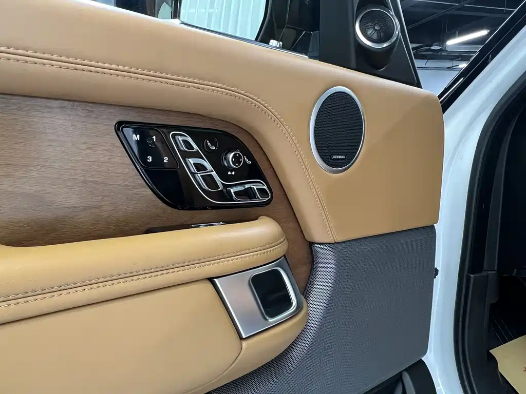 Land Rover Range Rover 2020 — фото 10