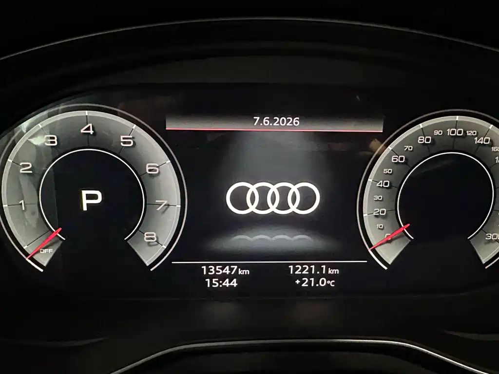 Audi A4L 2025 — фото 17
