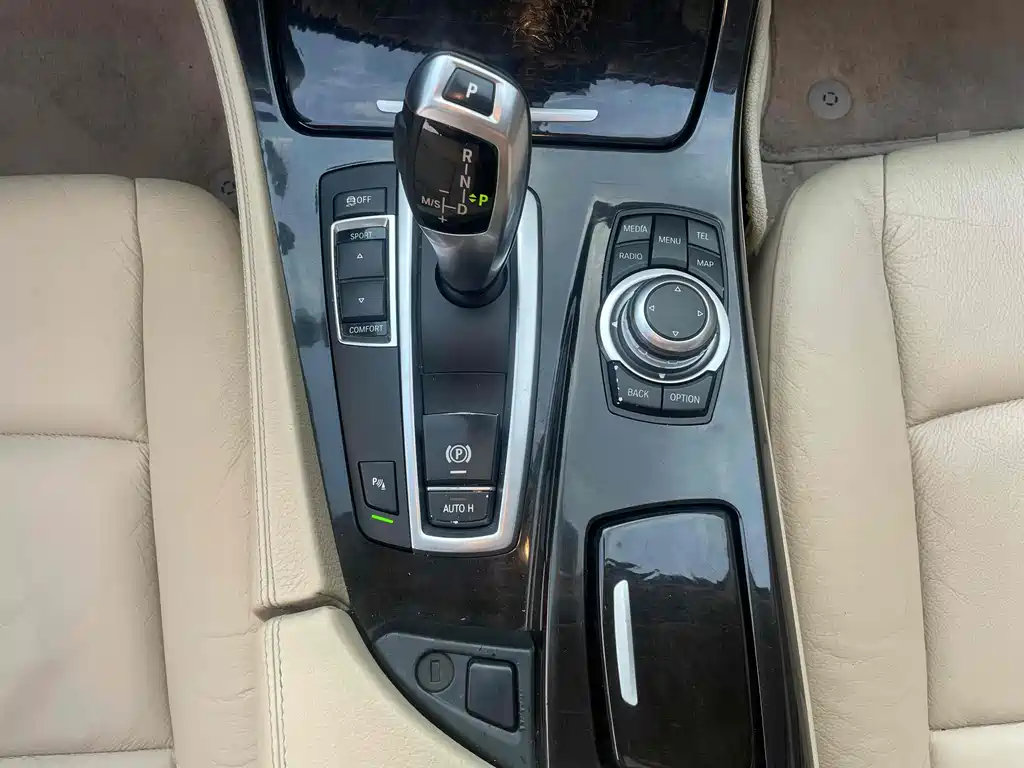 BMW 5 Series 2013 — фото 13