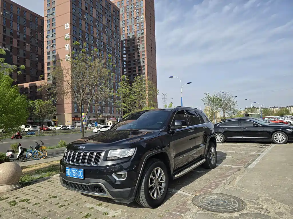 Jeep Grand Cherokee 2016 — фото 2