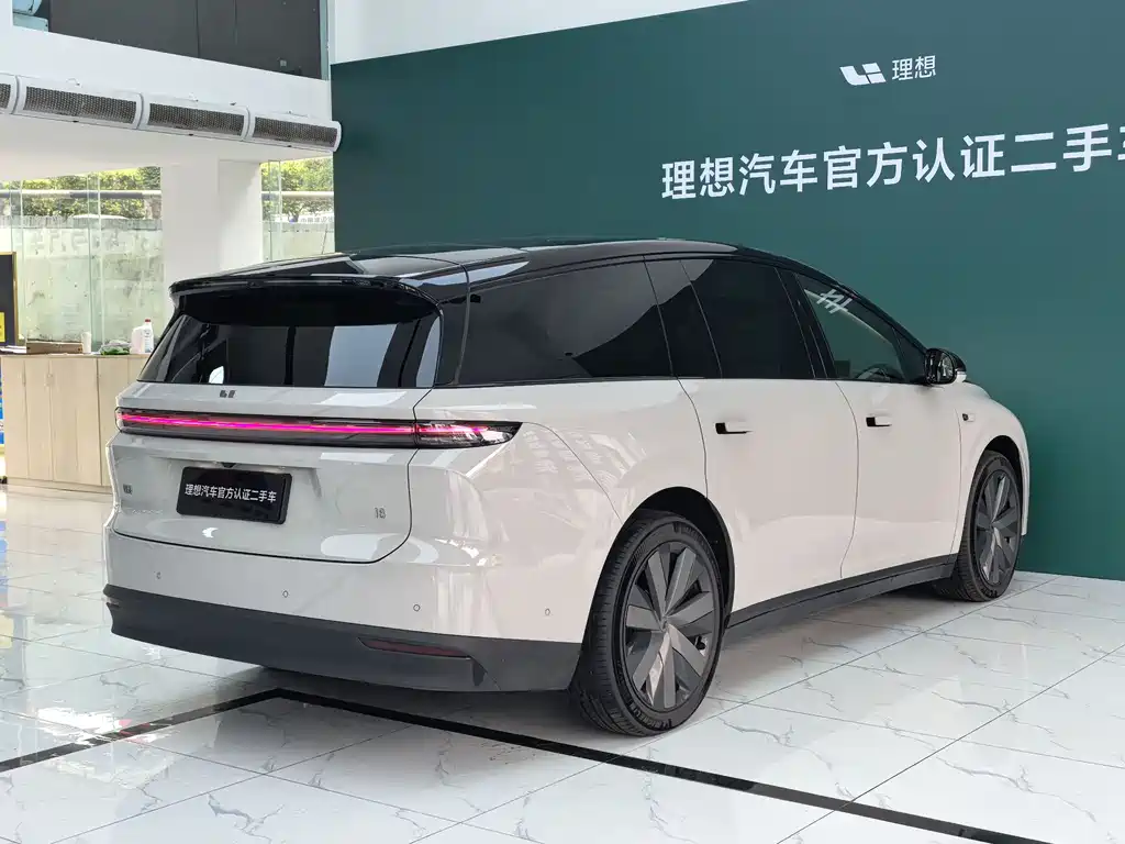 Li Auto i8 2025 — фото 17