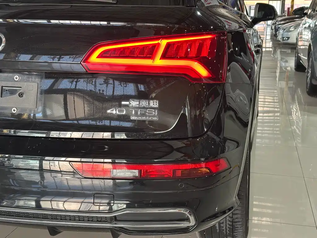 Audi Q5L 2021 — фото 15