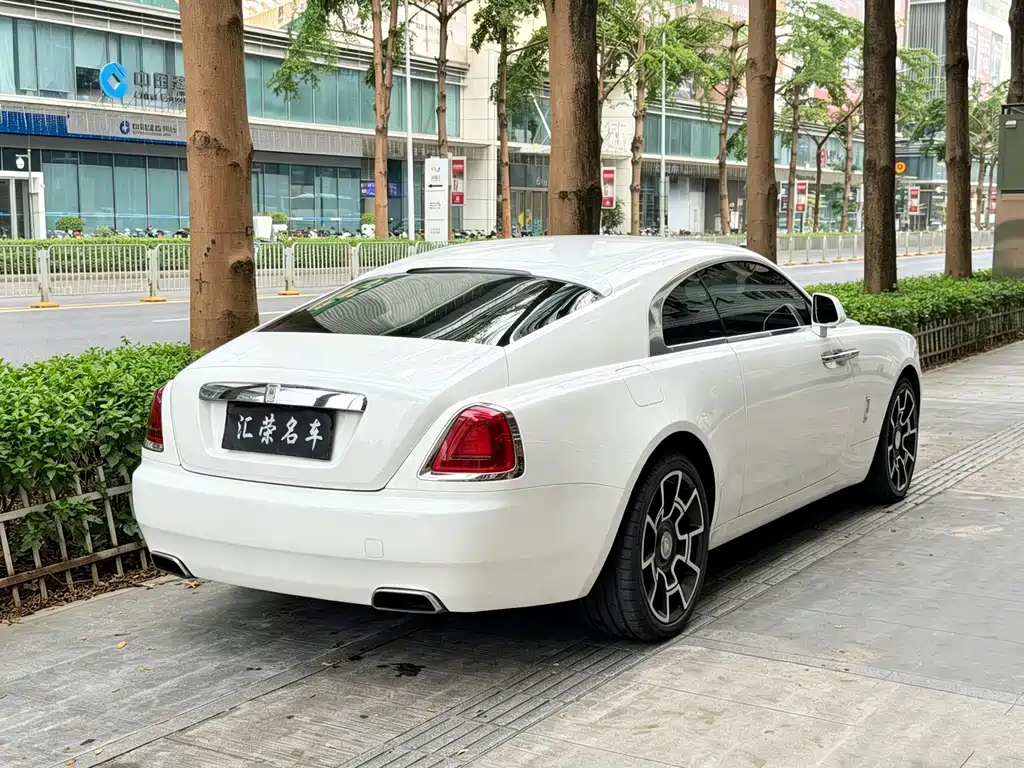 Rolls-Royce Phantom 2015 — фото 11