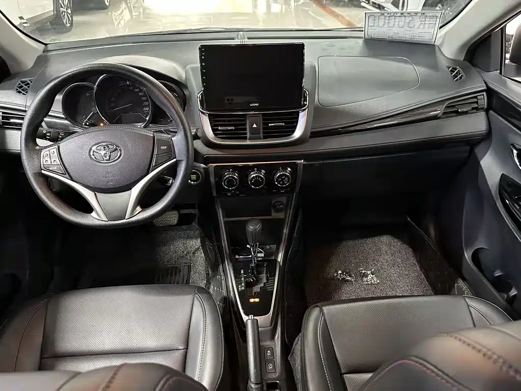 Toyota Yaris L 2022