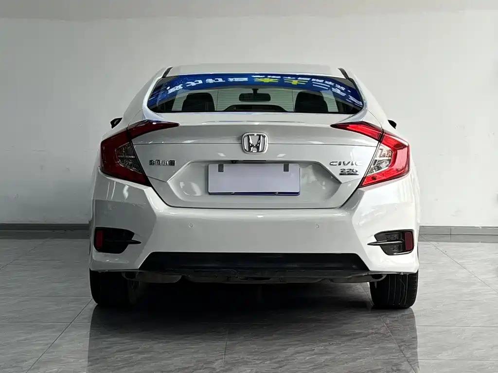 Honda Civic 2018 — фото 3