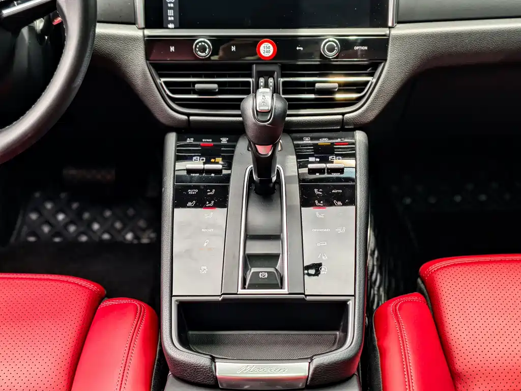 Porsche Macan 2022 — фото 17