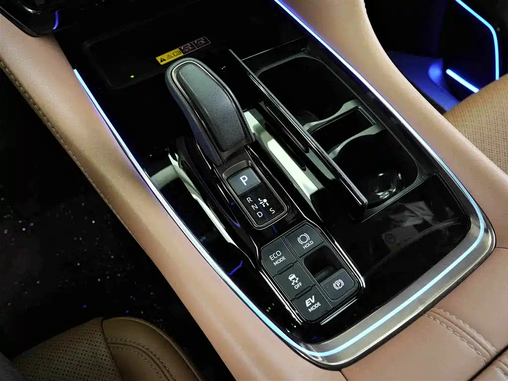 Toyota Vellfire 2025 — фото 9