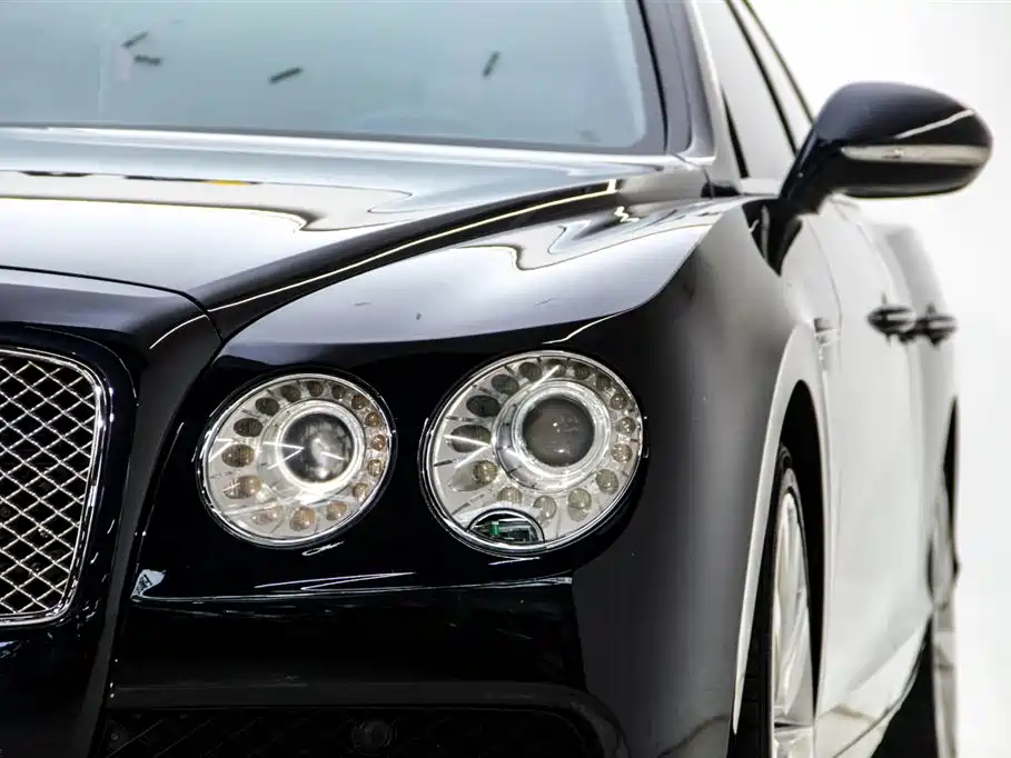 Bentley Flying Spur 2016 — фото 29