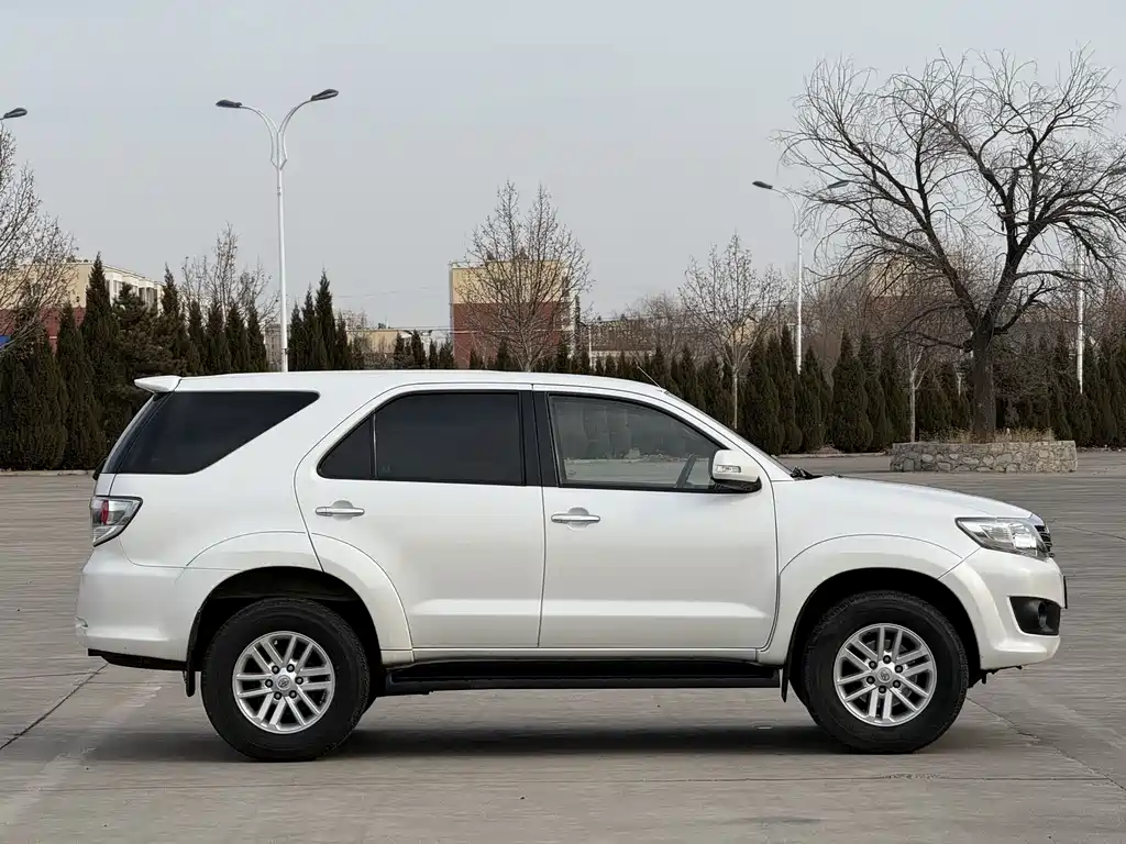 Toyota Fortuner 2016 — фото 8