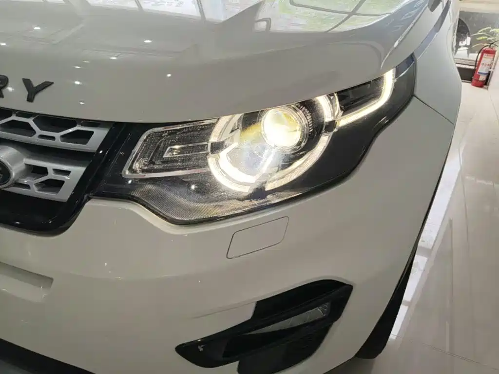 Land Rover Discovery Sport 2017 — фото 24