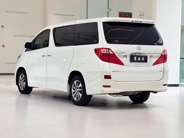 Toyota Alphard 2013