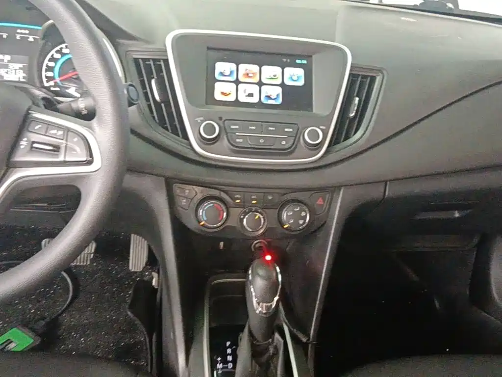 Chevrolet Cavalier 2019 — фото 13