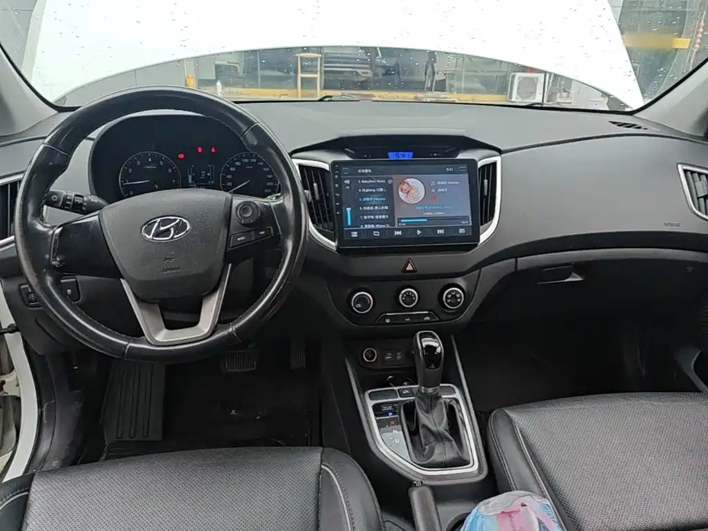 Hyundai ix25 2015 — фото 10