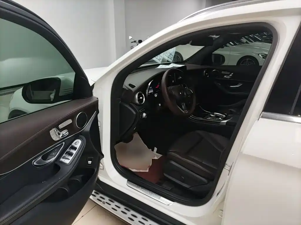 Mercedes-Benz GLC 2017 — фото 16