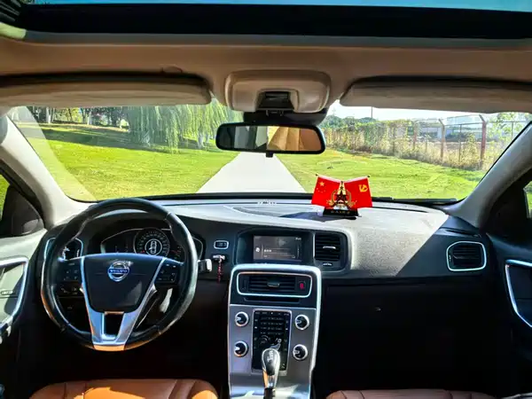 Volvo S60 2015