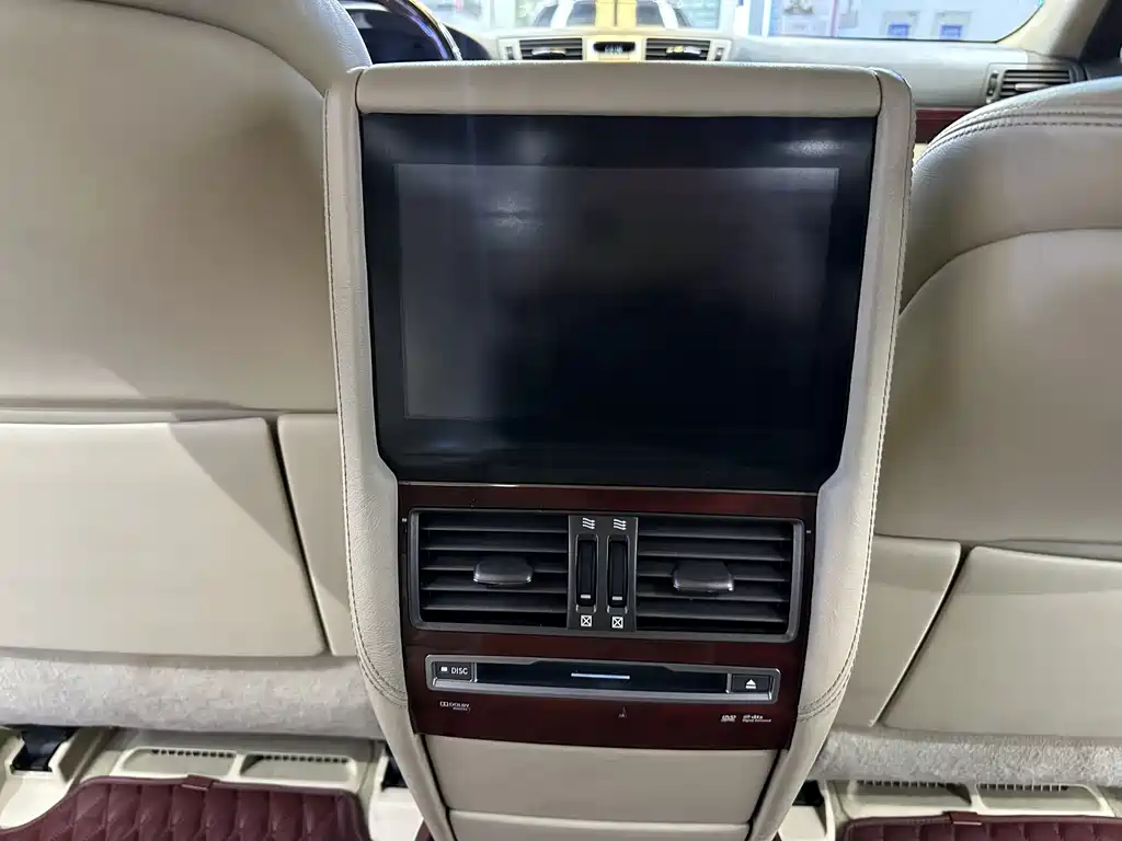 Lexus LS 2012 — фото 19