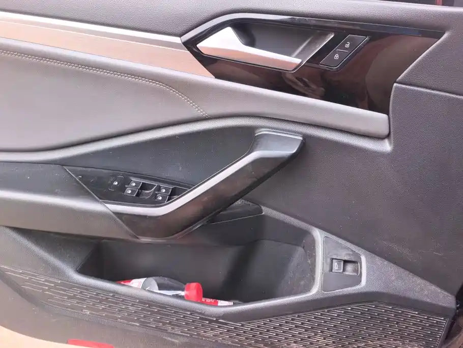 Volkswagen Sagitar 2020