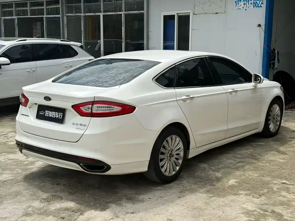 Ford Mondeo 2014 — фото 9